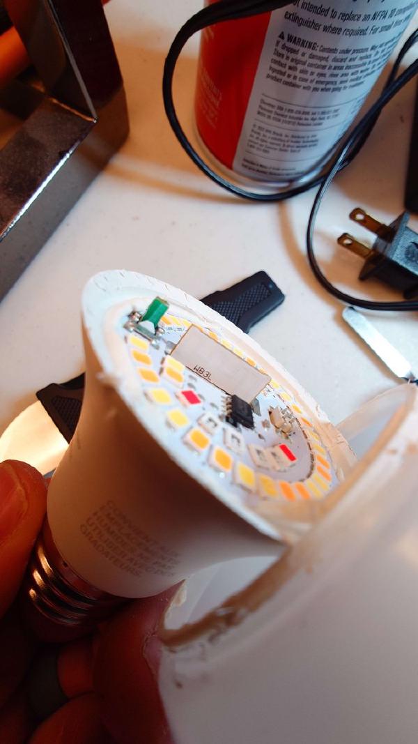 Anwio A19 E26 RGBWW 8.5 Watt Light Bulb