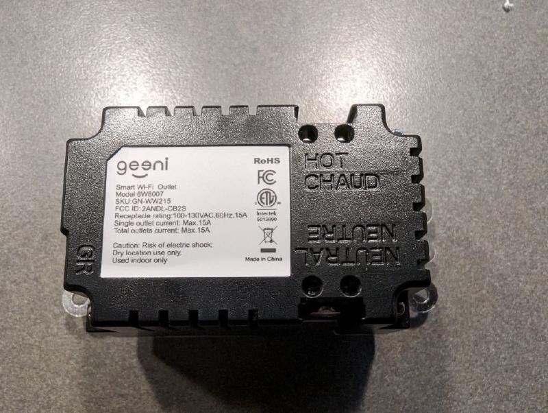 Geeni 6W8007 Smart Wi-Fi Outlet - geeni-6w8007-1-back.jpg